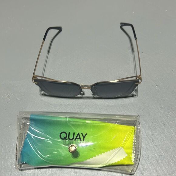 Women’s Sunglasses with Case and Cloth - Picture 2 of 8